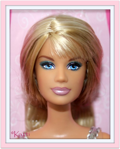 M 7756 <b>Fabulously Chic</b> Barbie, Toys &#39;R Us Special - big gift set with extra <b>...</b> - Barbie2005cm_BarbieFabslyChic